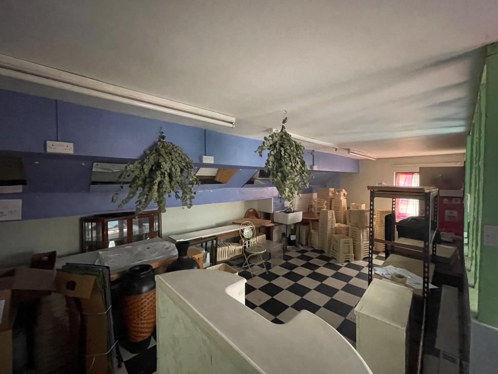 Lot: 82 - COMMERCIAL INVESTMENT WITH VACANT UPPER PARTS - Vacant upper part previously used as storage